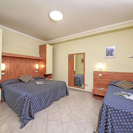 Comfortable Holiday Home In Soiano Del Lago With Lakeview