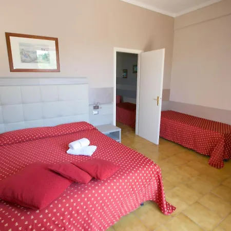 Comfortable Holiday Home In Soiano Del Lago With Lakeview