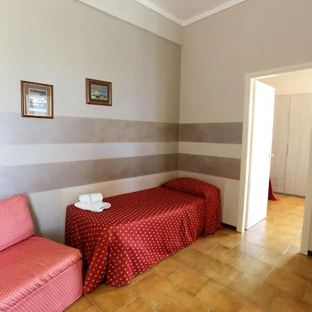 Comfortable Holiday Home In Soiano Del Lago With Lakeview * Soiano Del Lago