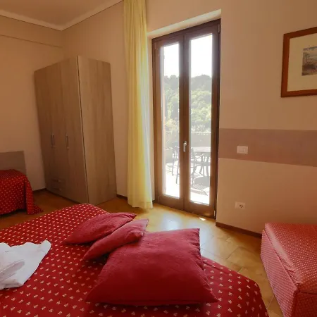 Comfortable Holiday Home In Soiano Del Lago With Lakeview Soiano Del Lago