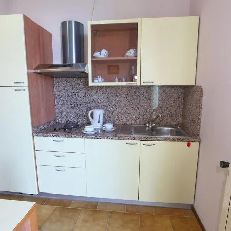 Comfortable Holiday Home In Soiano Del Lago With Lakeview *