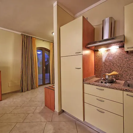 Comfortable Holiday Home In Soiano Del Lago With Lakeview * Soiano Del Lago